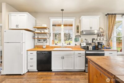 981 W Hendrickson Road , Sequim, WA 98382 - Photo 7