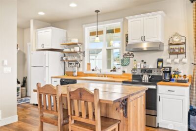 981 W Hendrickson Road , Sequim, WA 98382 - Photo 9