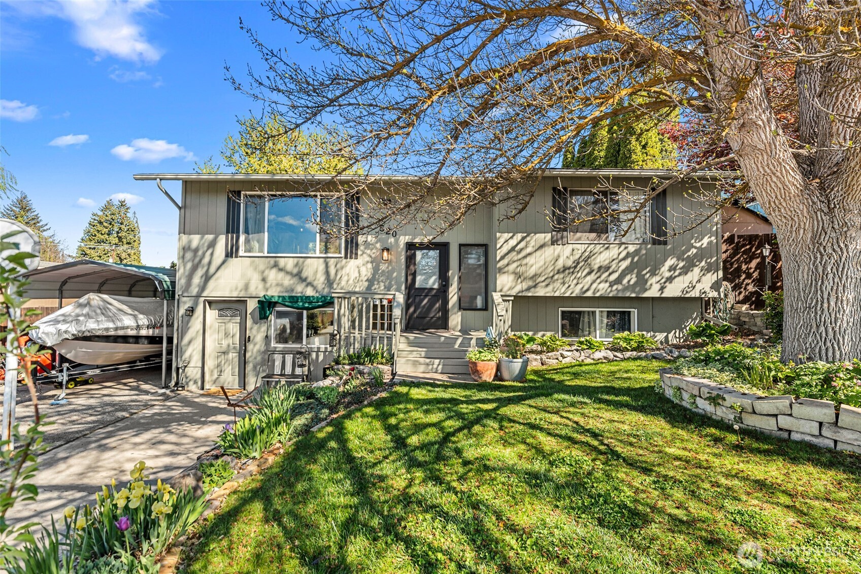 520 Lacey Place NE, East Wenatchee, WA 98802