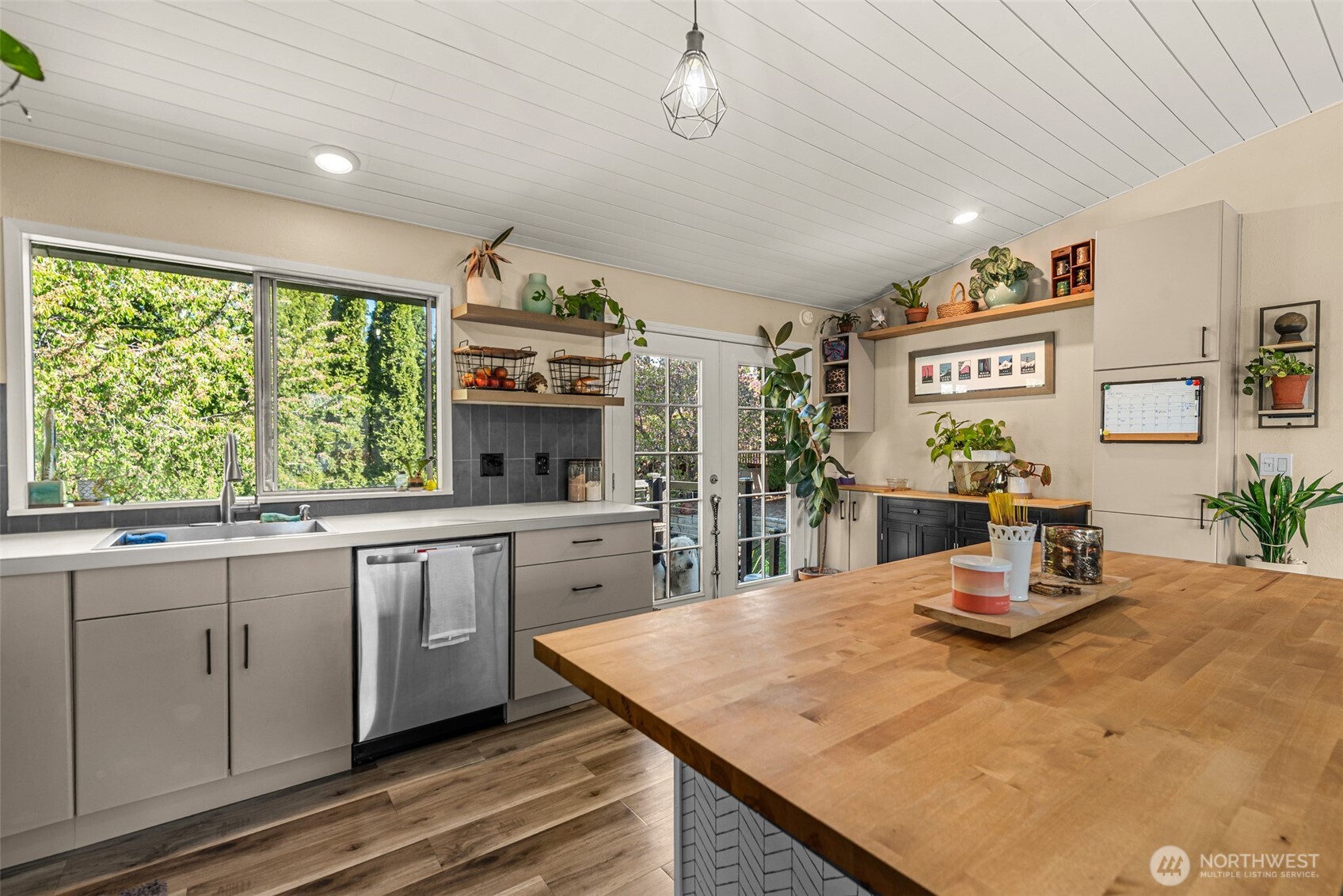 520 Lacey Place NE, East Wenatchee, WA 98802