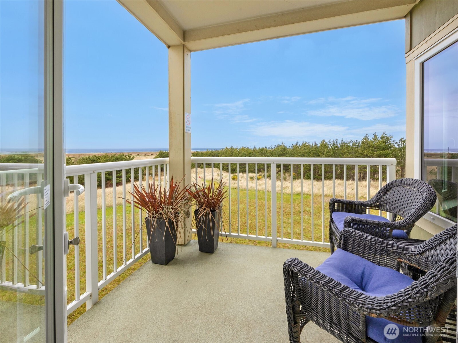 501 Shoreview Drive S #206, Long Beach, WA 98631