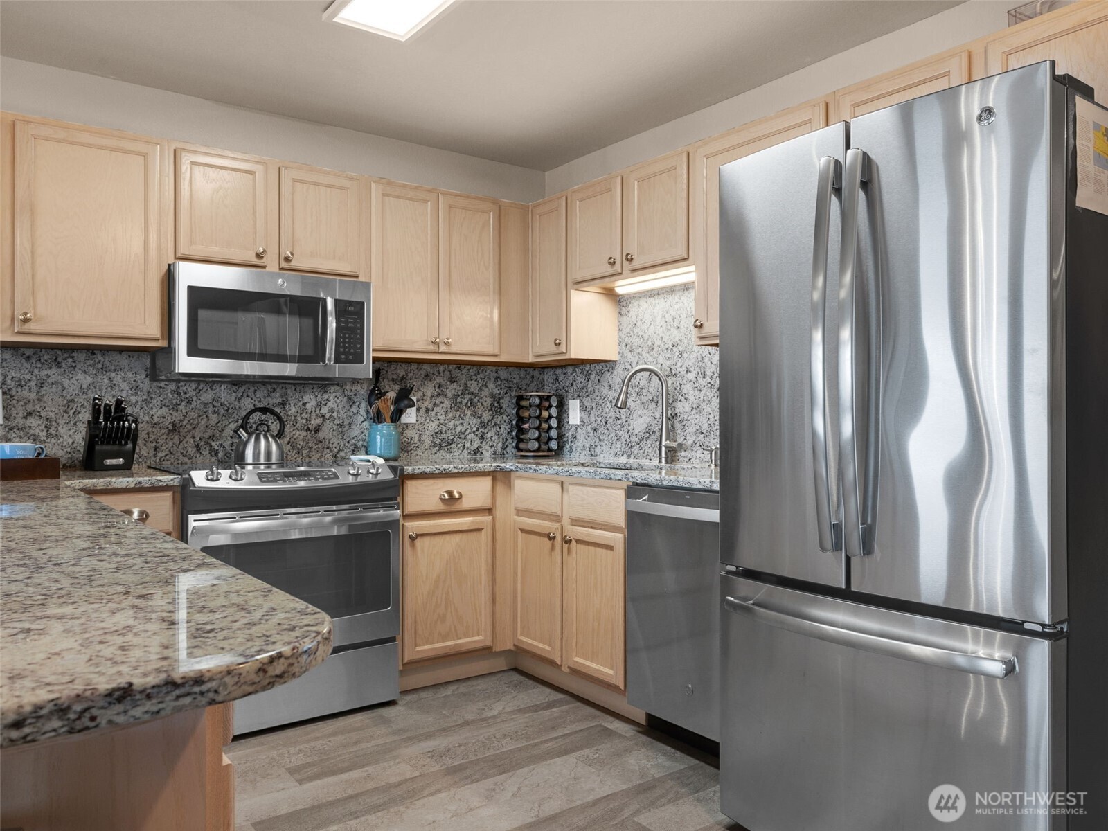 501 Shoreview Drive S #206, Long Beach, WA 98631
