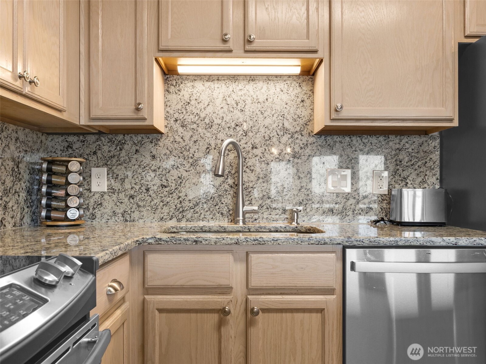 501 Shoreview Drive S #206, Long Beach, WA 98631