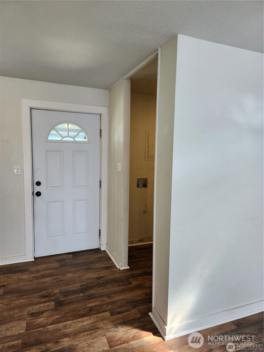123 Acorn Street , Bremerton, WA 98310