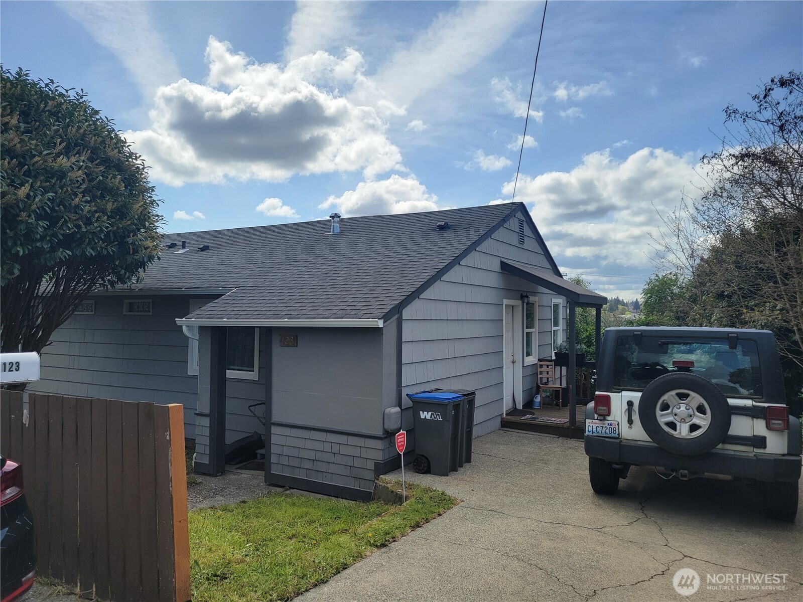 123 Acorn Street , Bremerton, WA 98310