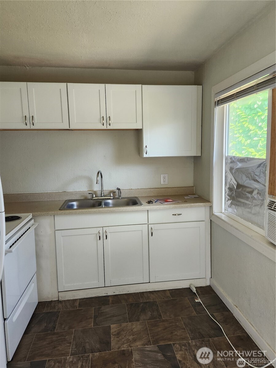 123 Acorn Street , Bremerton, WA 98310