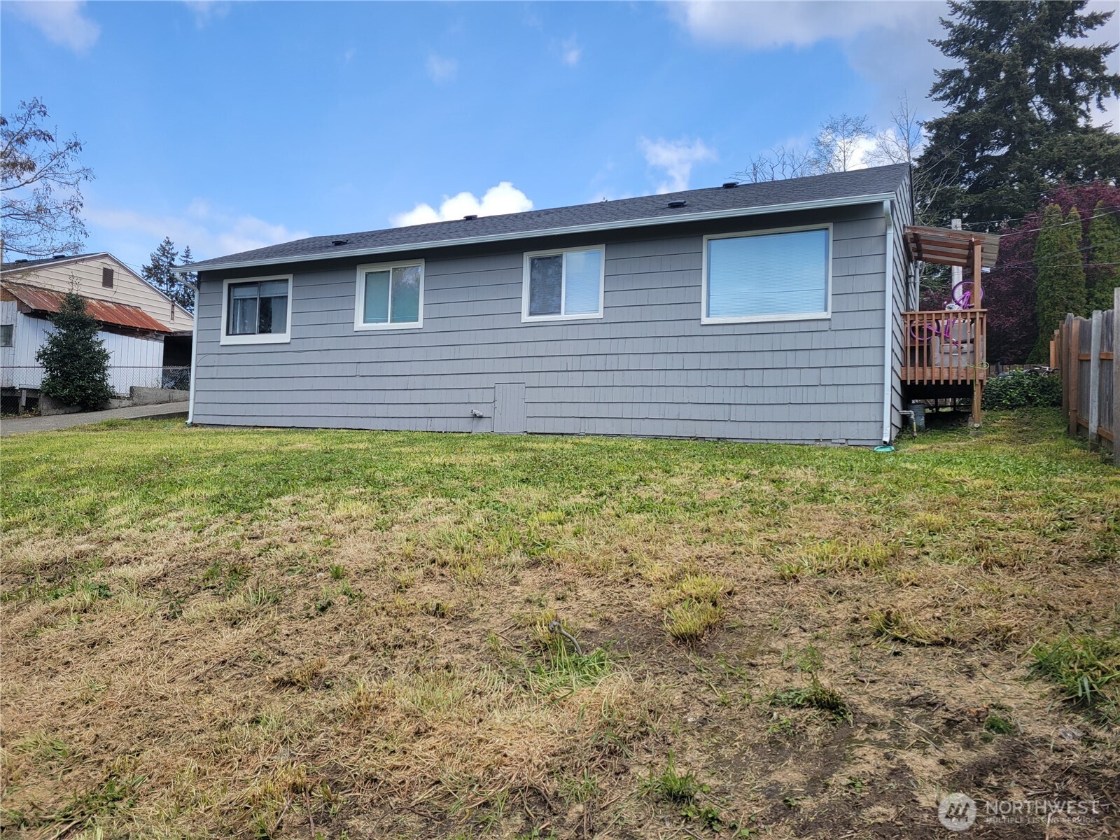 123 Acorn Street , Bremerton, WA 98310