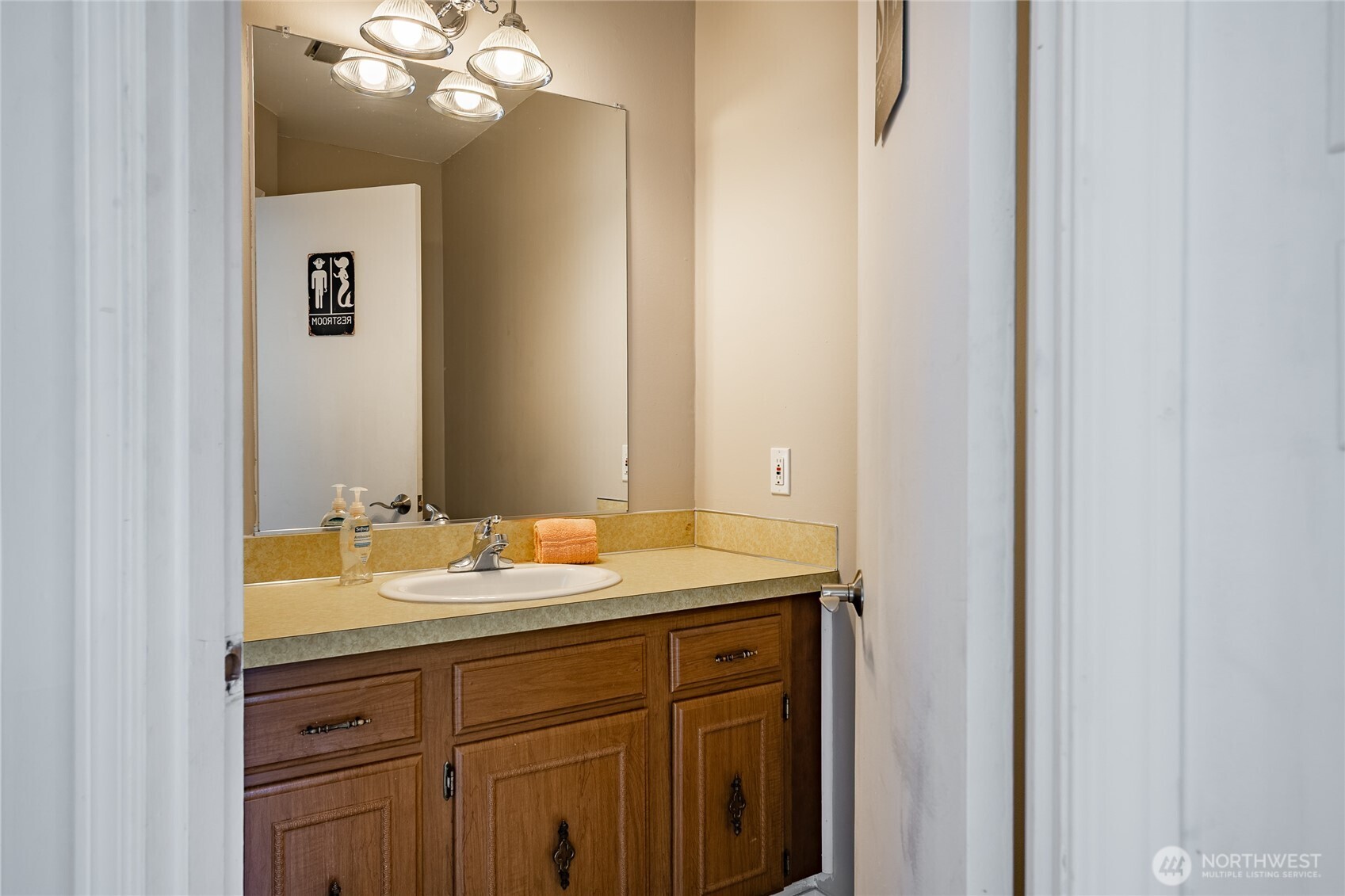 6887 Holeman Avenue , Blaine, WA 98230