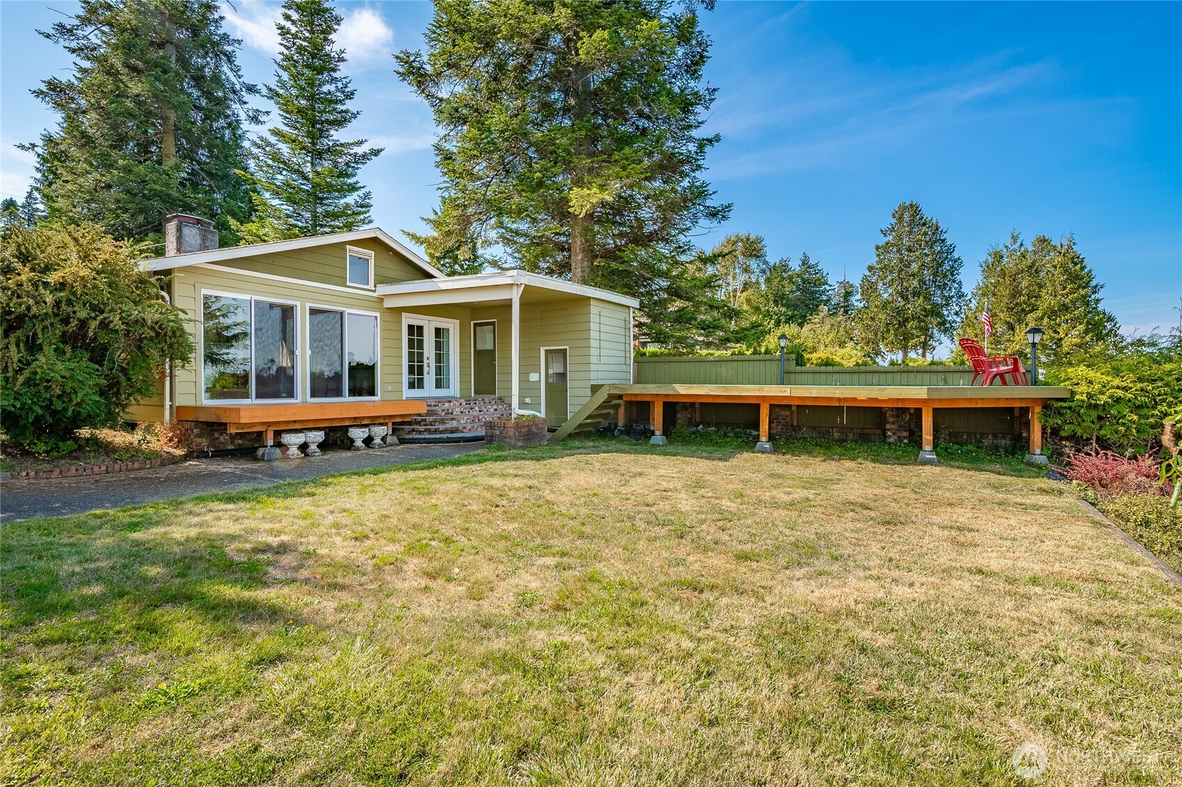 6887 Holeman Avenue , Blaine, WA 98230