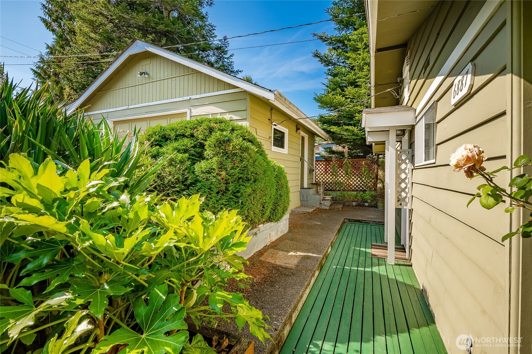 6887 Holeman Avenue , Blaine, WA 98230