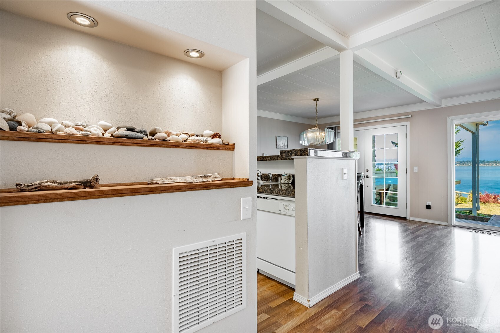 6887 Holeman Avenue , Blaine, WA 98230