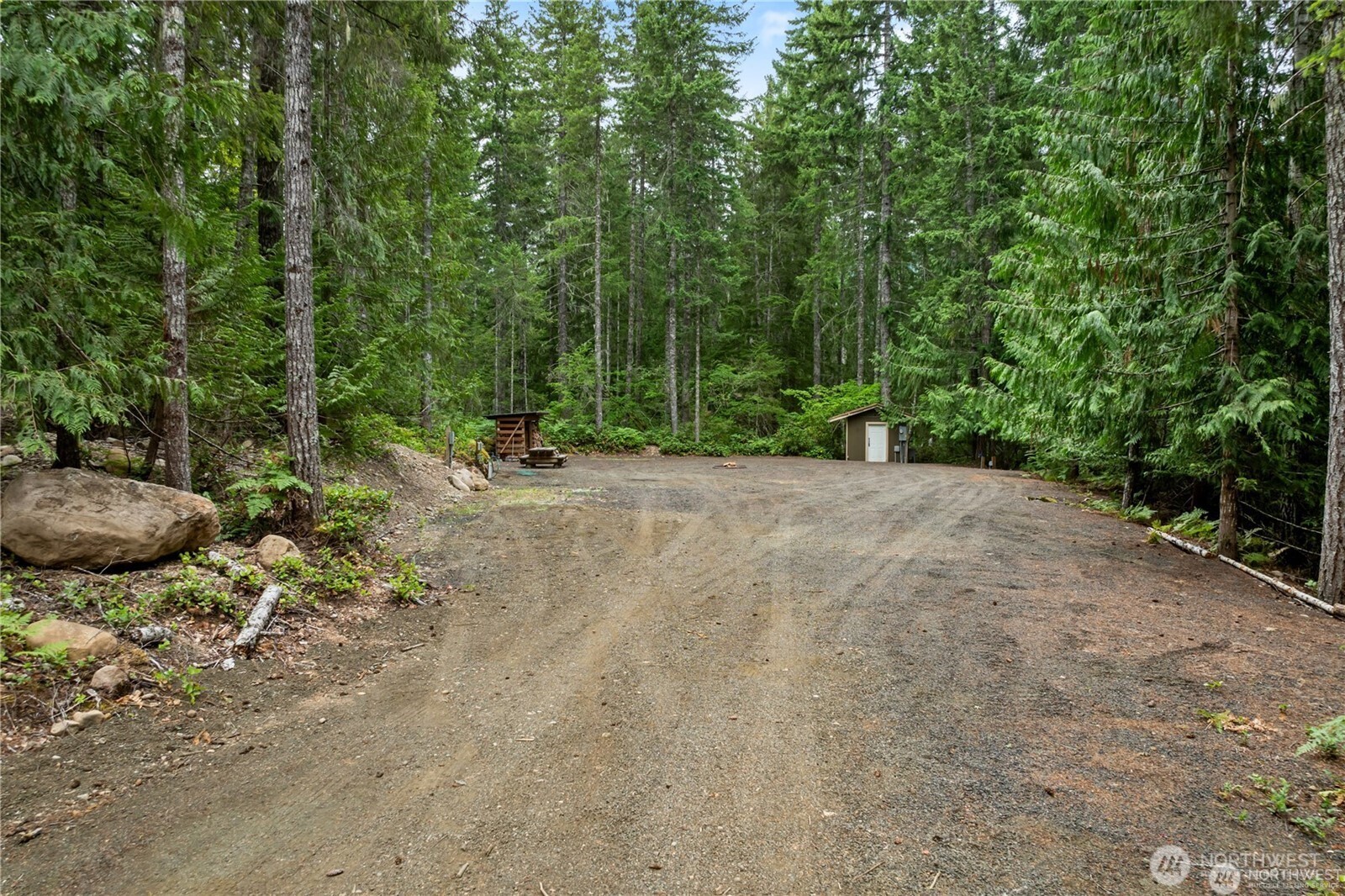 1341 N Potlatch Drive , Hoodsport, WA 98548