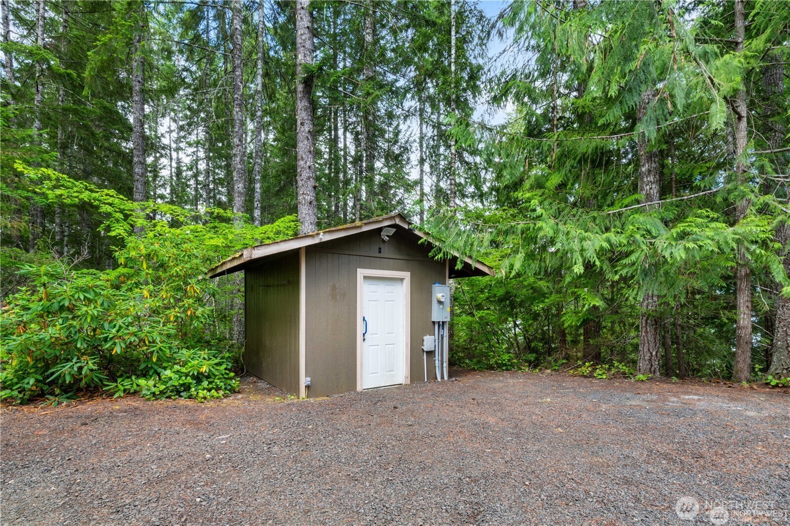 1341 N Potlatch Drive , Hoodsport, WA 98548