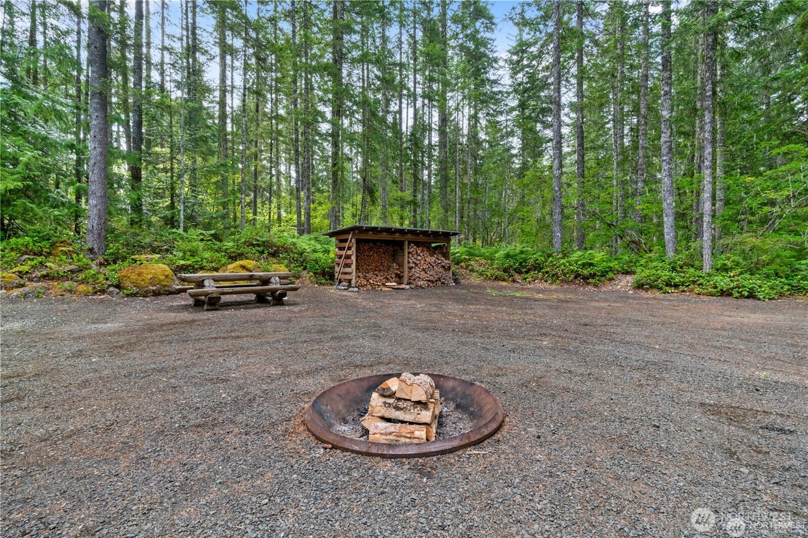 1341 N Potlatch Drive , Hoodsport, WA 98548