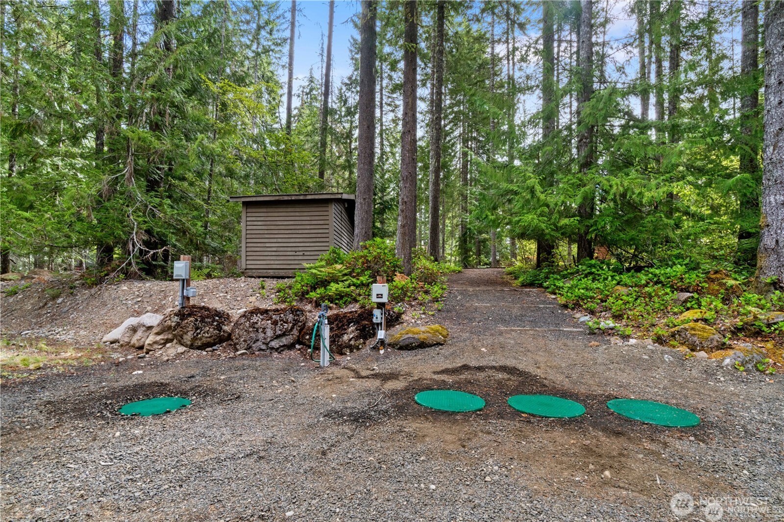 1341 N Potlatch Drive , Hoodsport, WA 98548