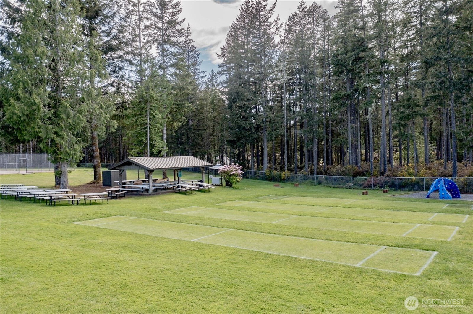 18 E Flaggwood Court , Union, WA 98592