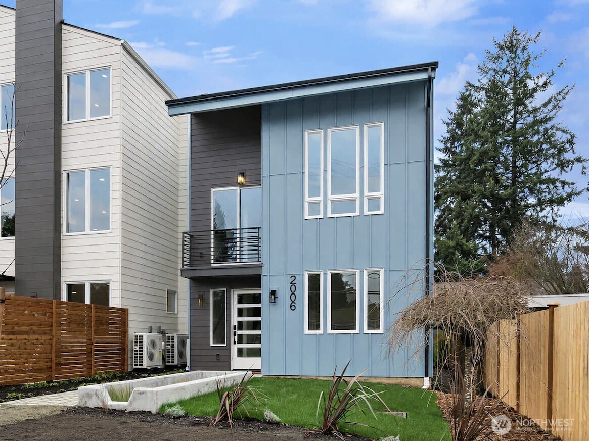 2006 120th Street NE #Unit 2, Seattle, WA 98125