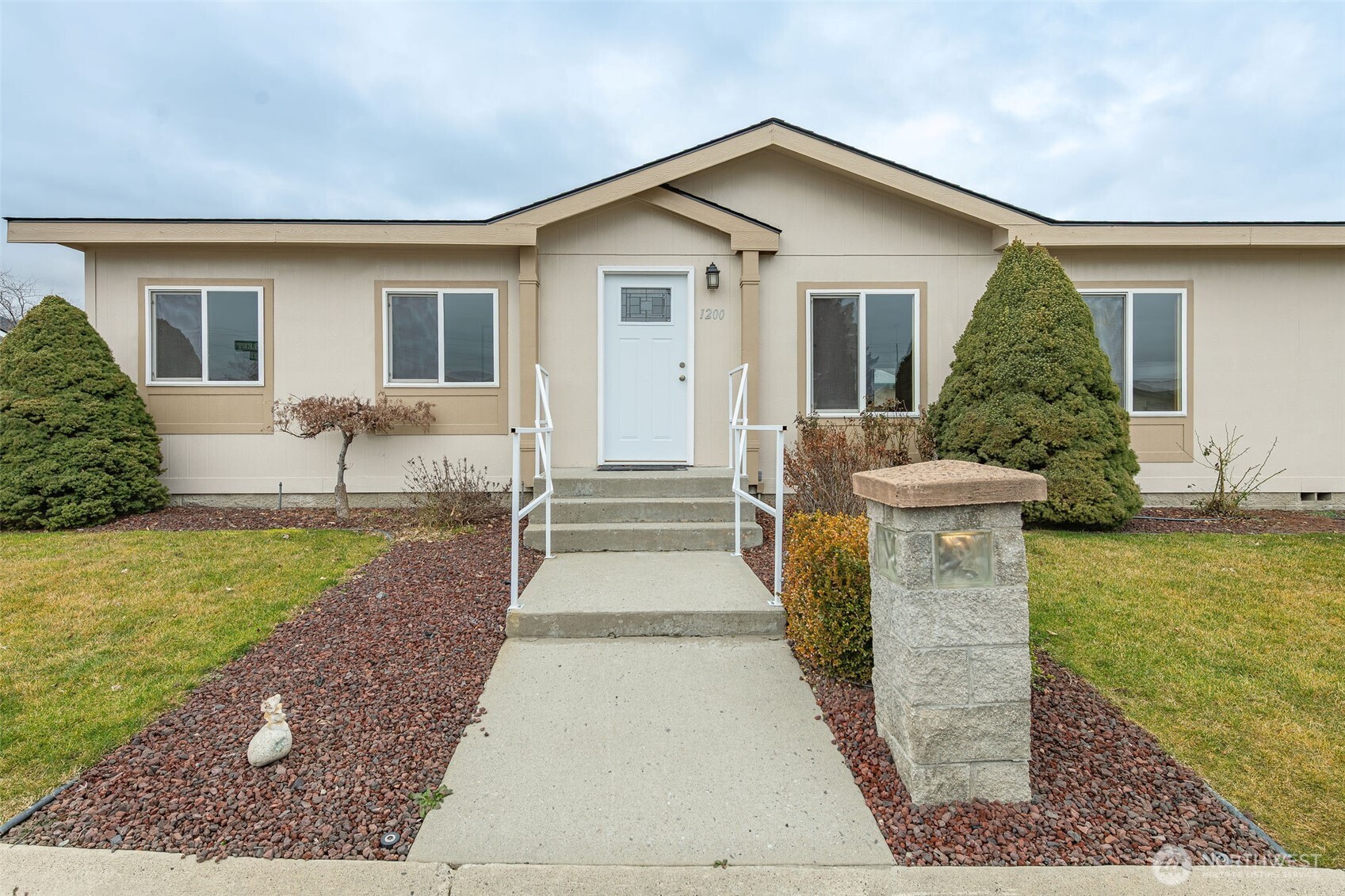 1200 Gallers Street , Wenatchee, WA 98801