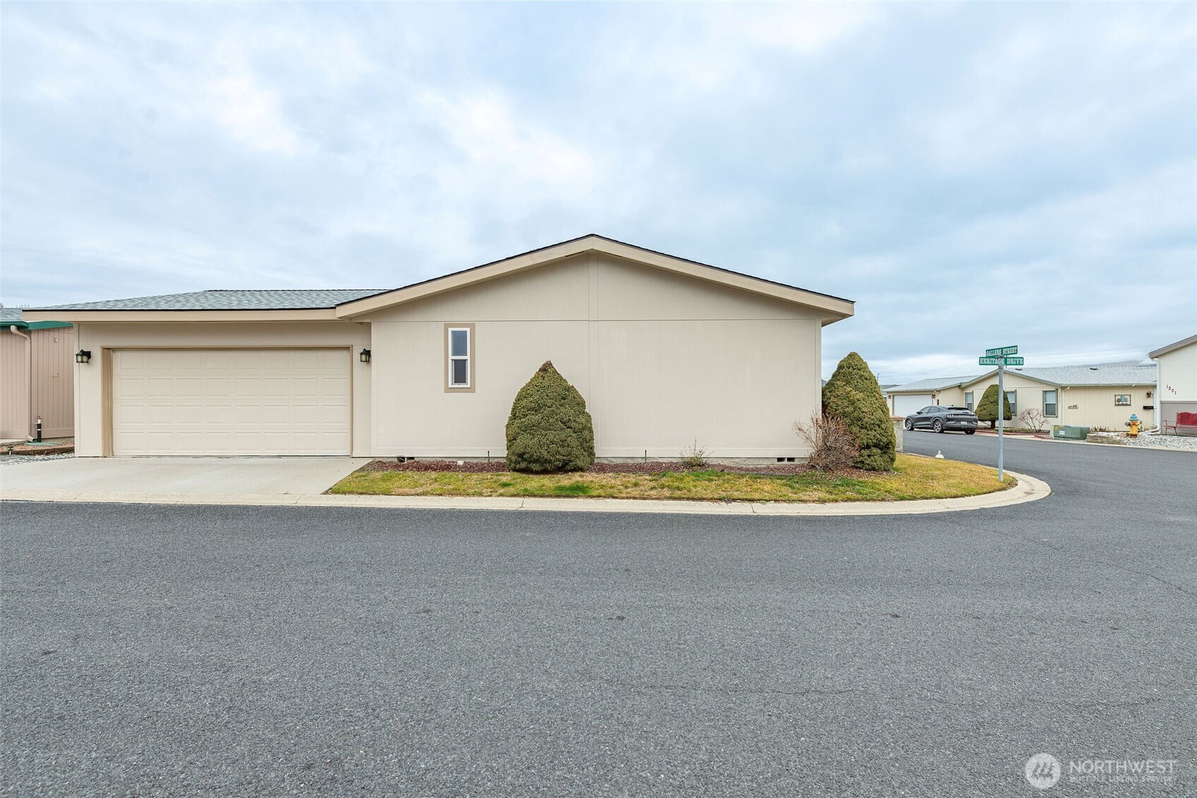 1200 Gallers Street , Wenatchee, WA 98801
