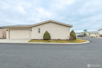 1200 Gallers Street , Wenatchee, WA 98801 - Photo 2