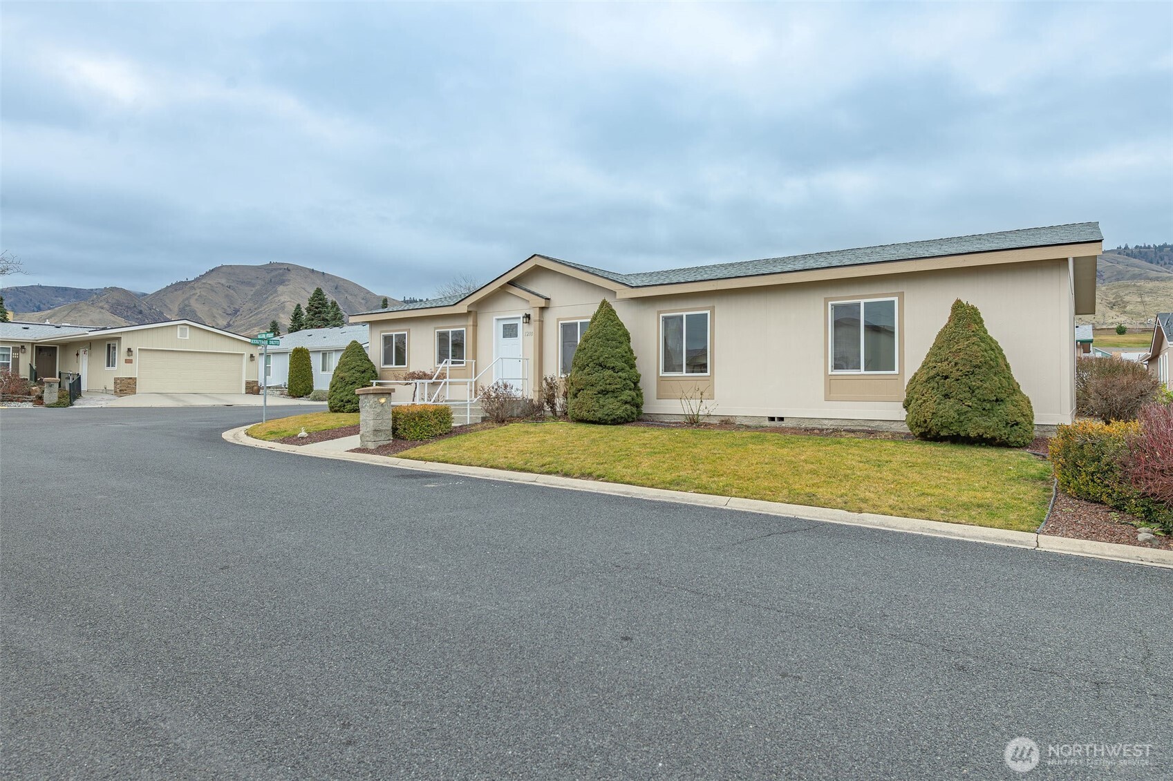 1200 Gallers Street , Wenatchee, WA 98801