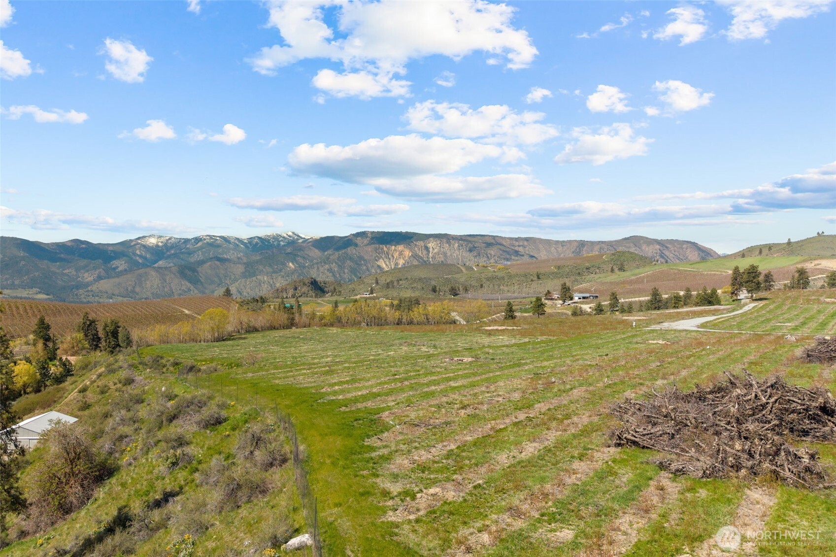 762 Boyd Loop Road , Manson, WA 98831