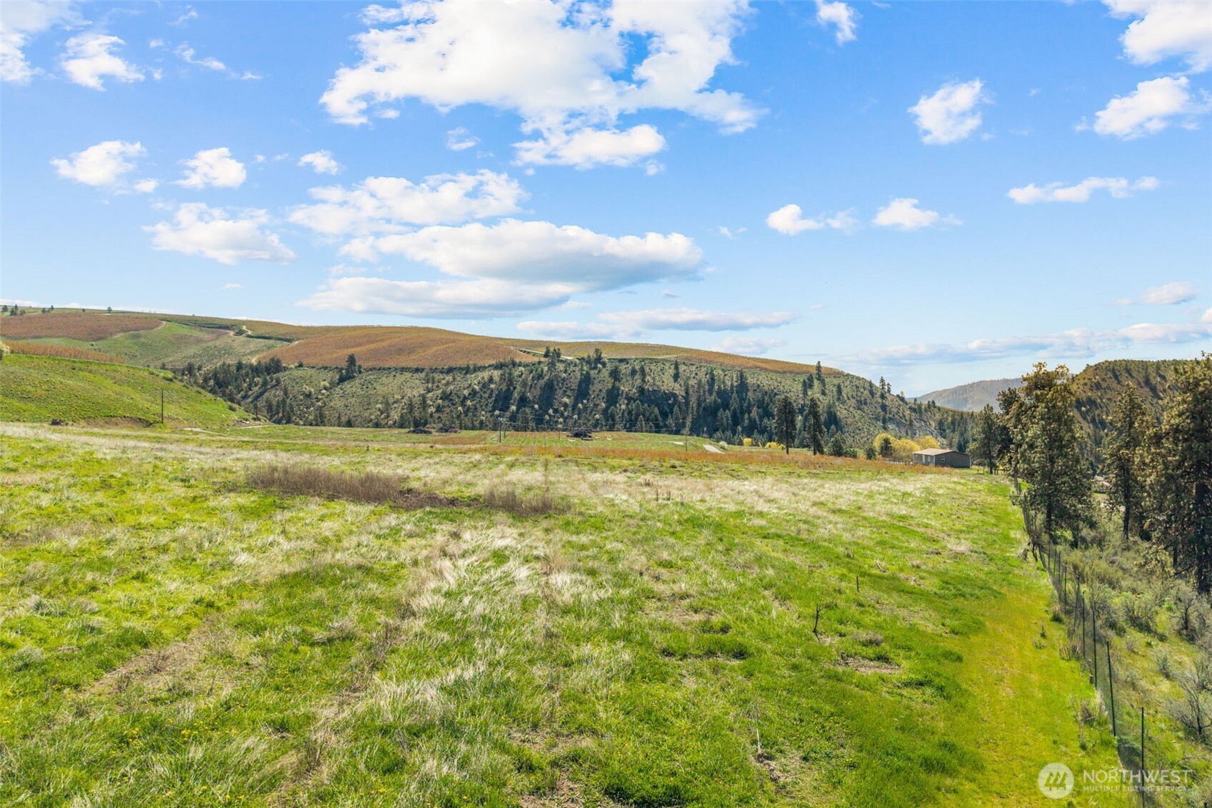 565 Boyd Loop Rd , Manson, WA 98831