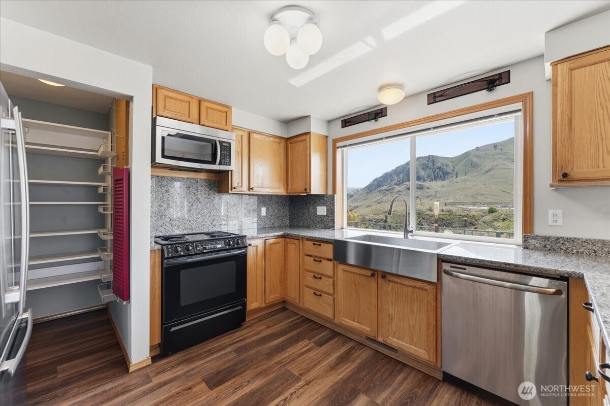 404 S Clifford Street , Chelan, WA 98816