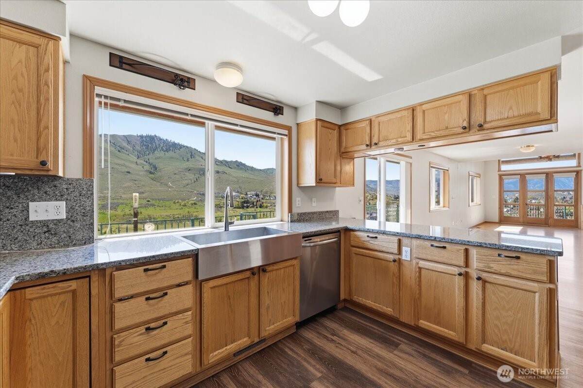 404 S Clifford Street , Chelan, WA 98816