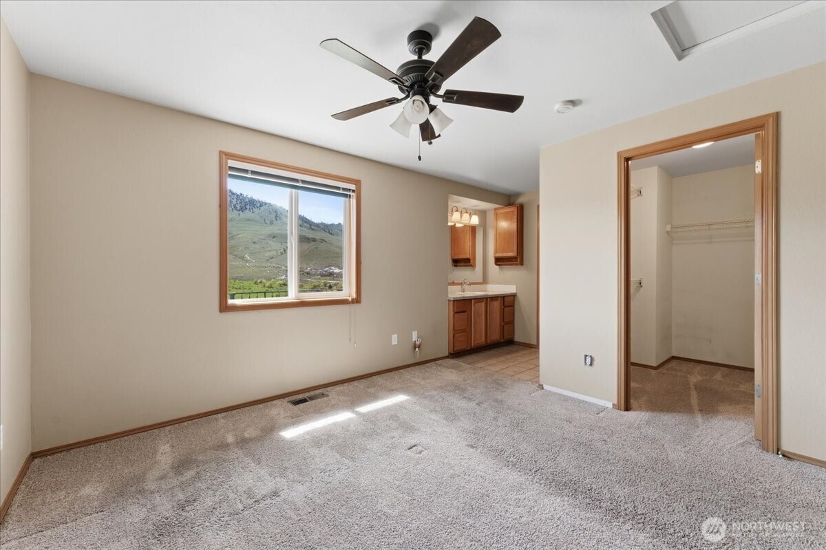 404 S Clifford Street , Chelan, WA 98816