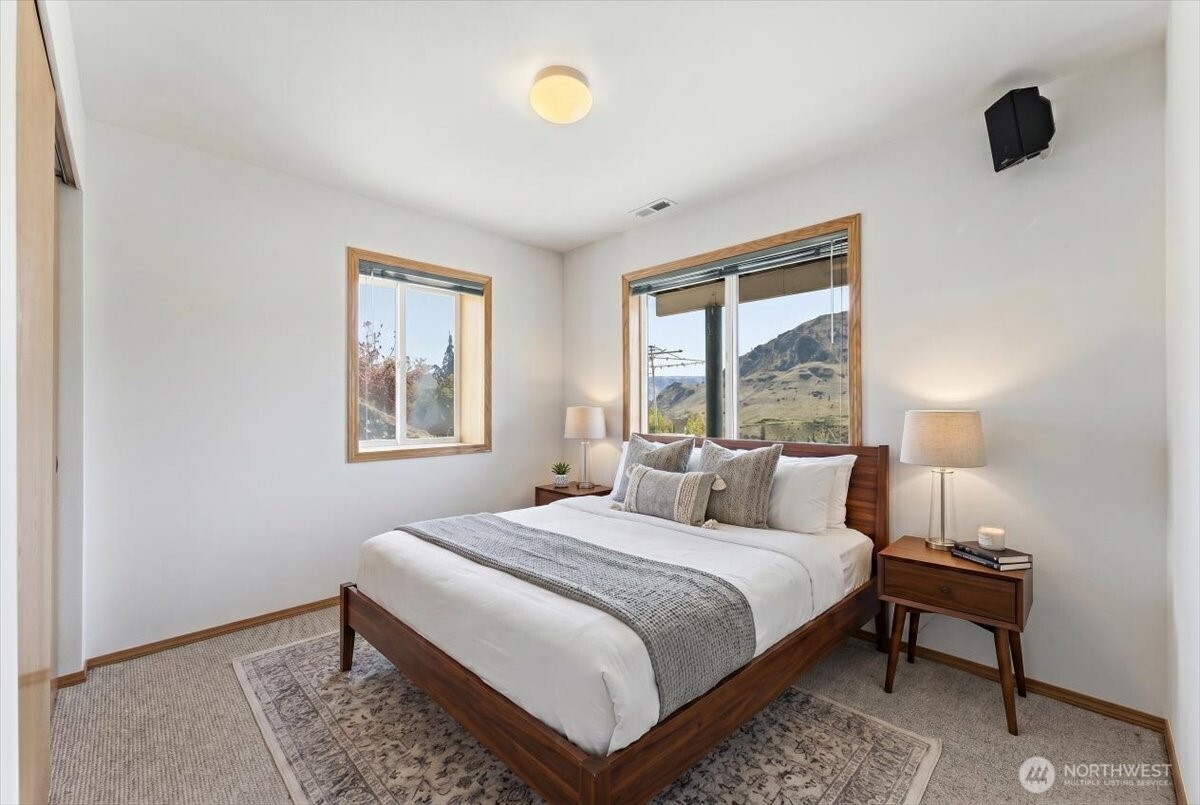 404 S Clifford Street , Chelan, WA 98816