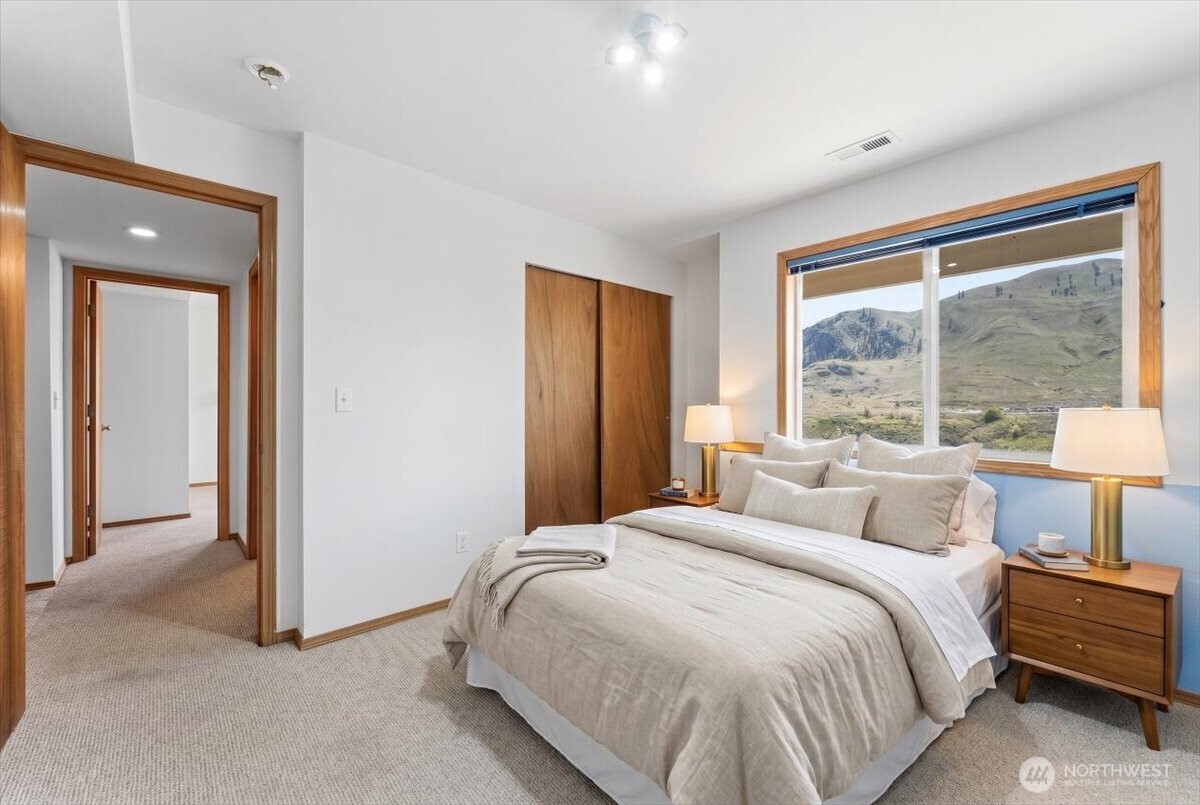 404 S Clifford Street , Chelan, WA 98816