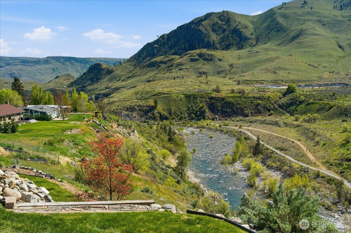 404 S Clifford Street , Chelan, WA 98816