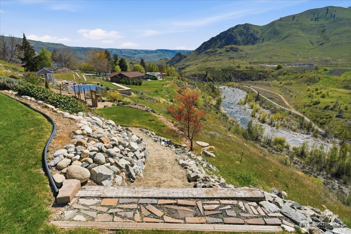 404 S Clifford Street , Chelan, WA 98816