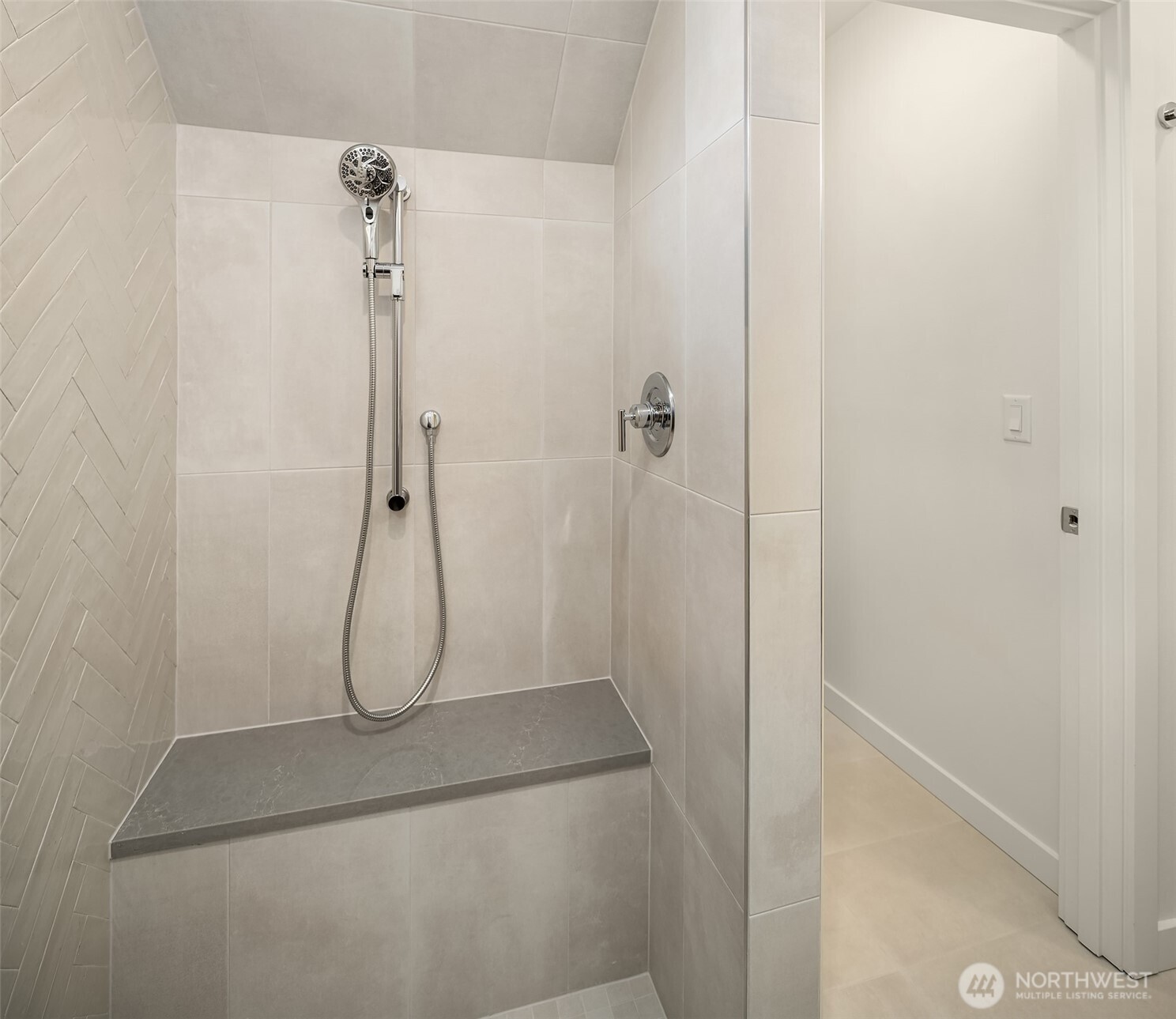 972 NW 54th Street , Seattle, WA 98107