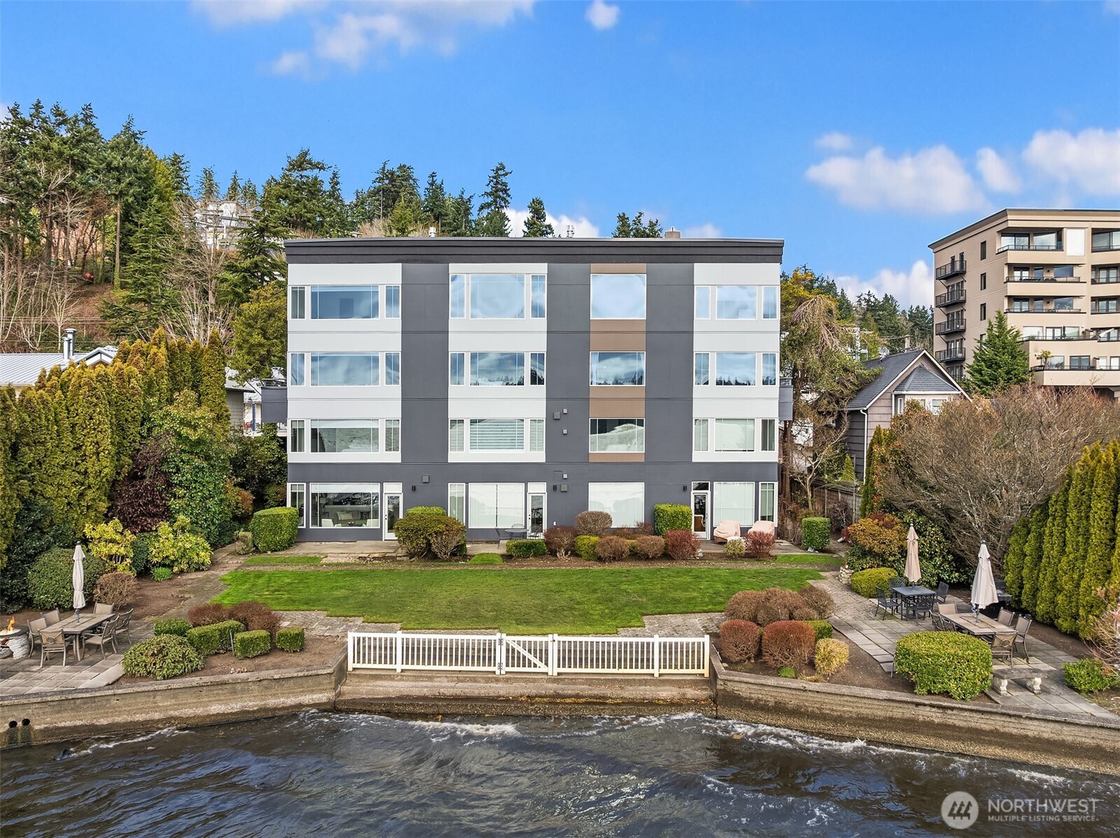 9039 NE Juanita Drive #304, Kirkland, WA 98034