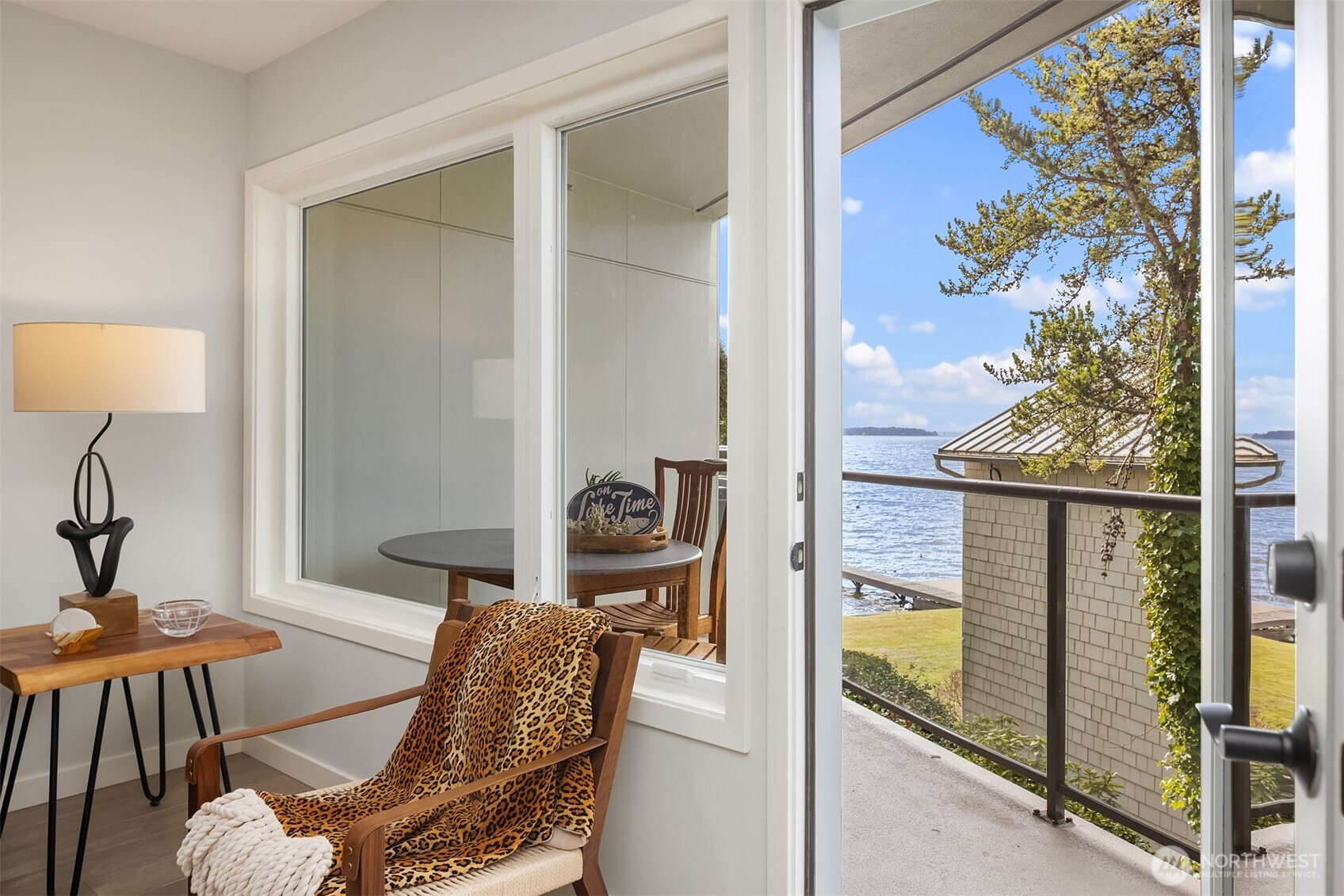 9039 NE Juanita Drive #304, Kirkland, WA 98034