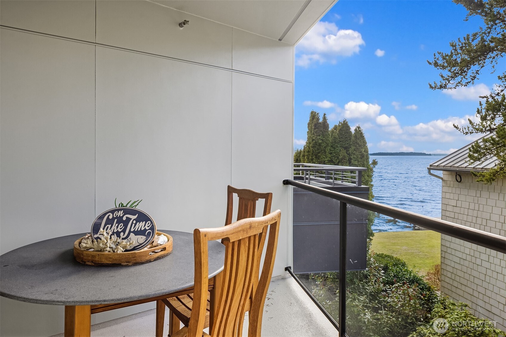 9039 NE Juanita Drive #304, Kirkland, WA 98034