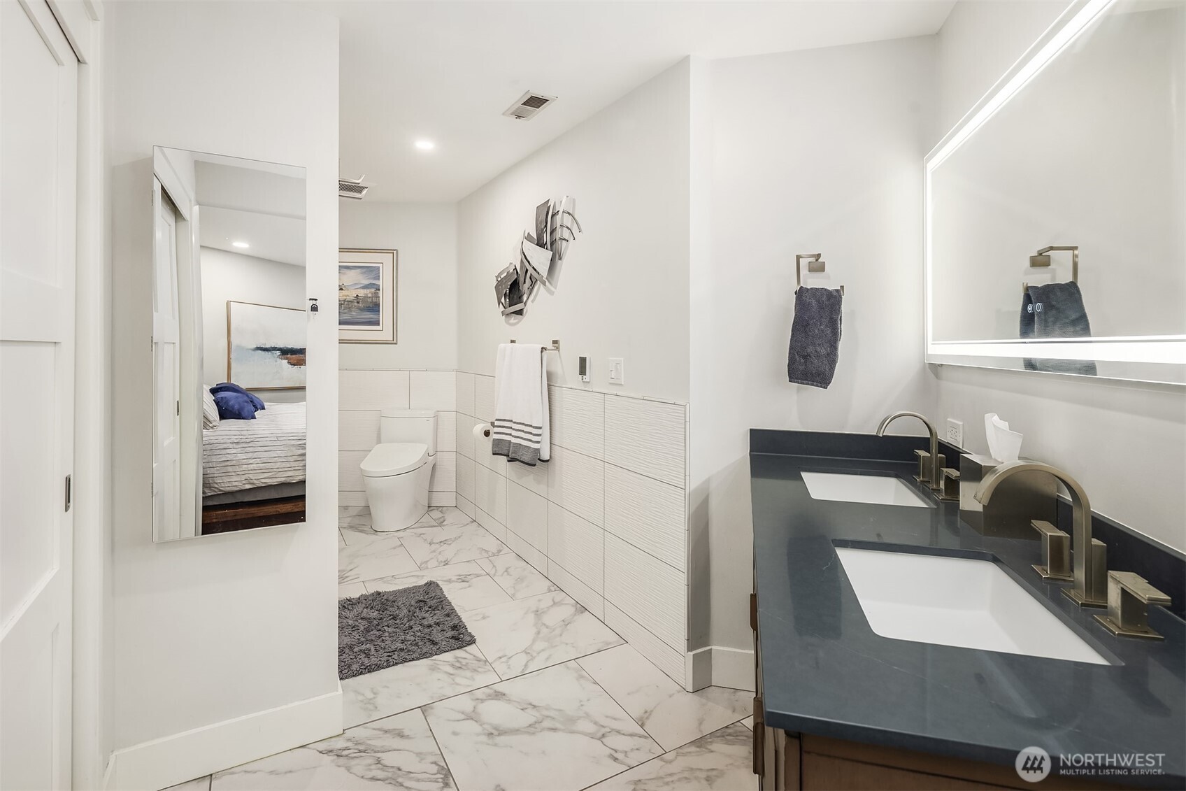 9039 NE Juanita Drive #304, Kirkland, WA 98034