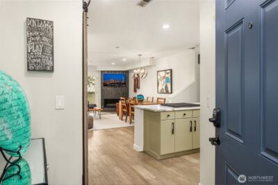 9039 NE Juanita Drive #304, Kirkland, WA 98034 - Photo 4