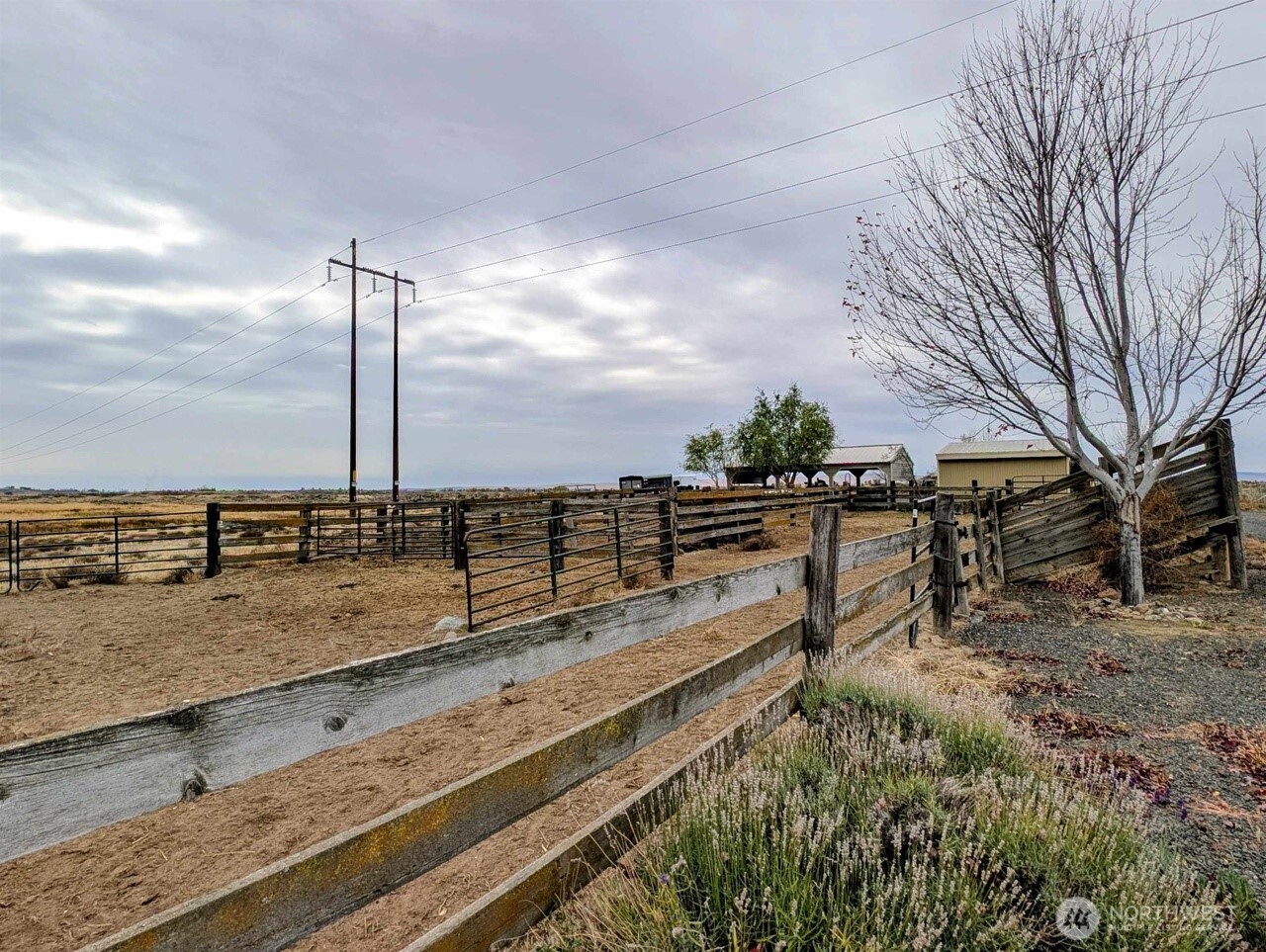 2175 W McManamon Road , Othello, WA 99344