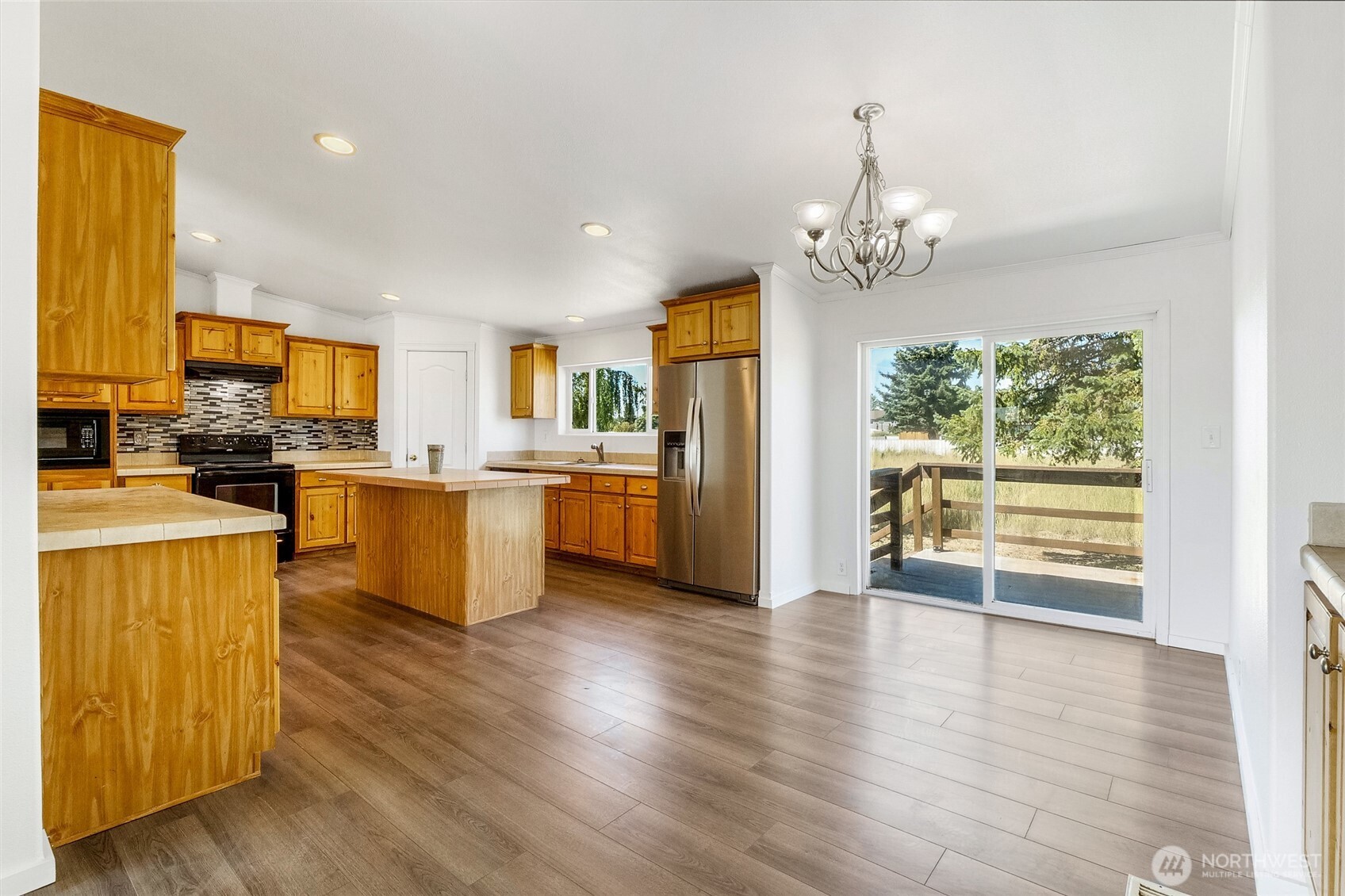 749 NE North Ave , Wilbur, WA 99185