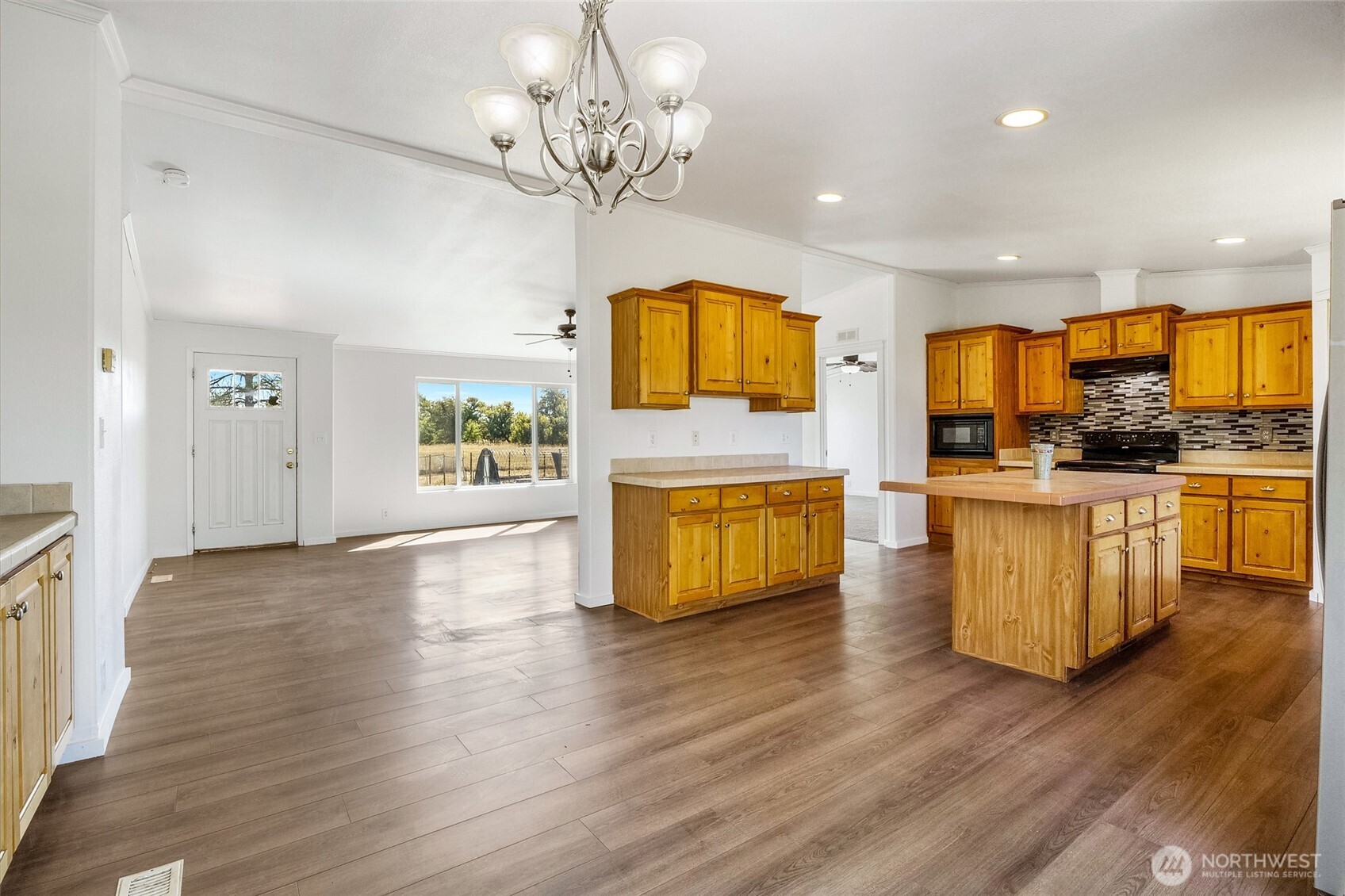 749 NE North Ave , Wilbur, WA 99185