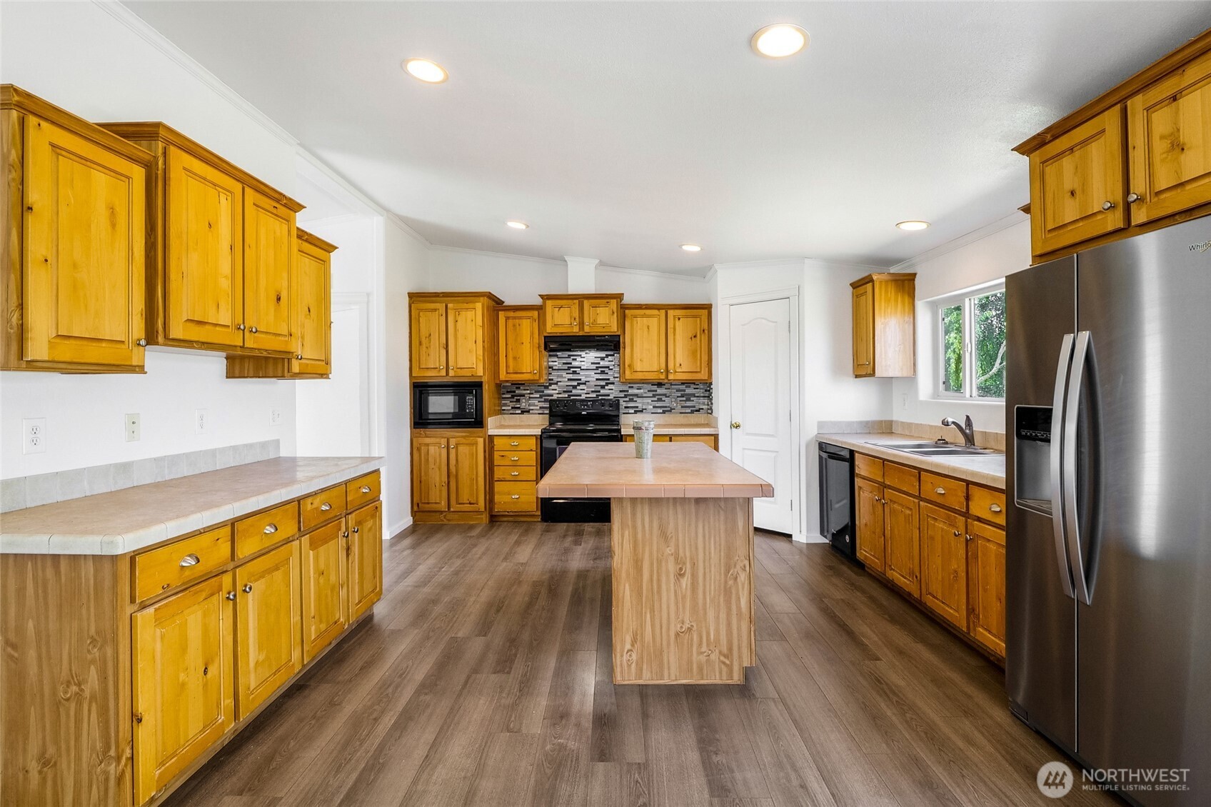 749 NE North Ave , Wilbur, WA 99185