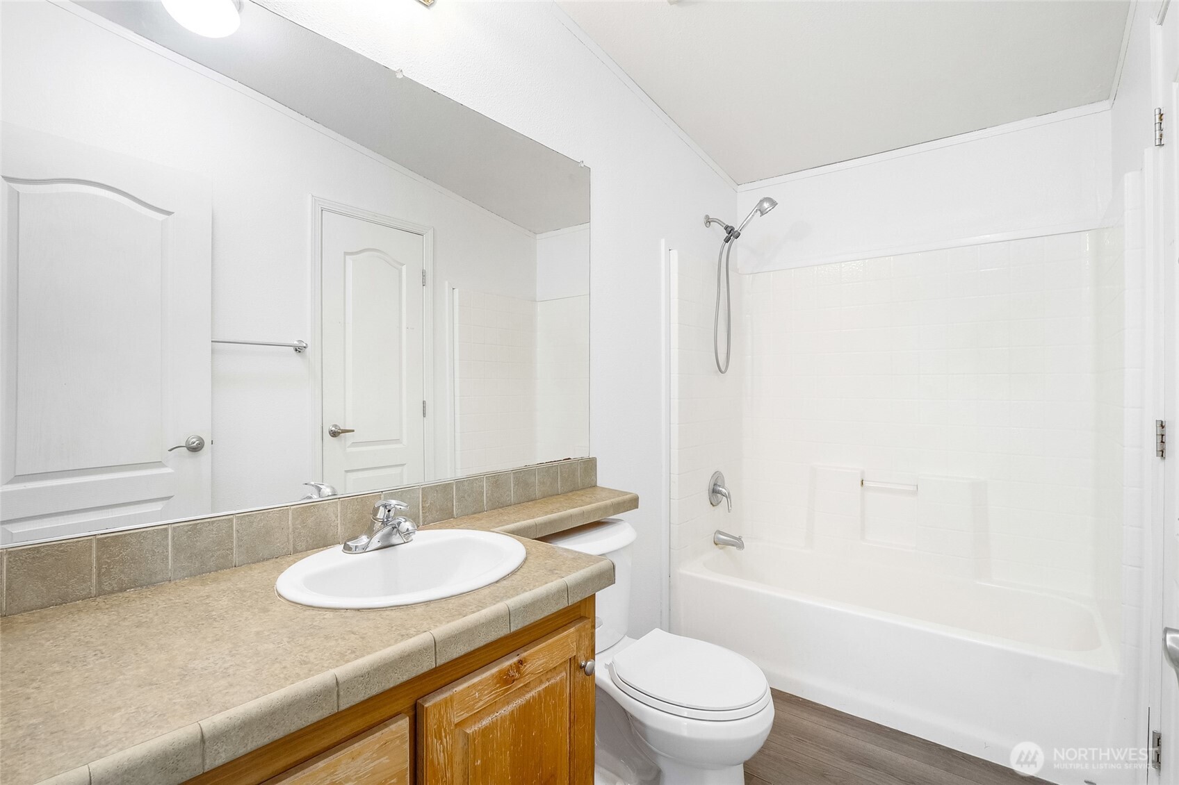 749 NE North Ave , Wilbur, WA 99185