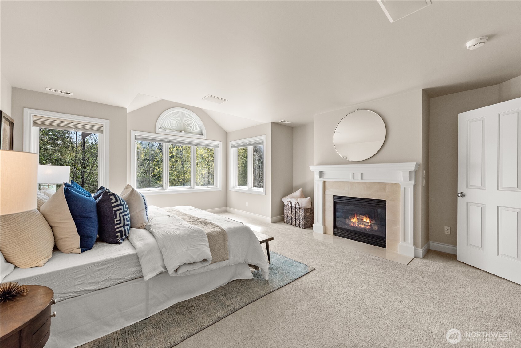818 Windsor Drive SE, Sammamish, WA 98074