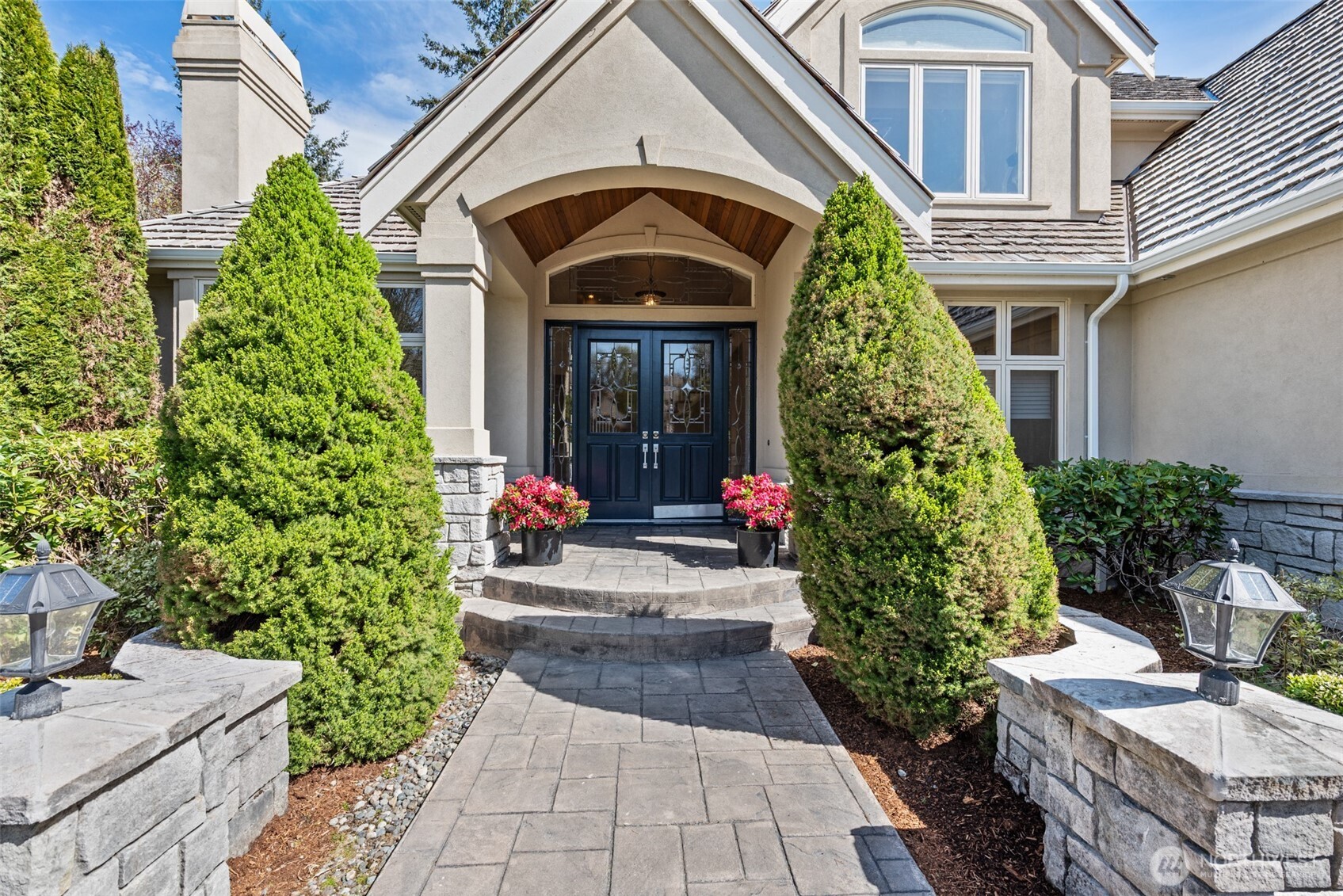 818 Windsor Drive SE, Sammamish, WA 98074