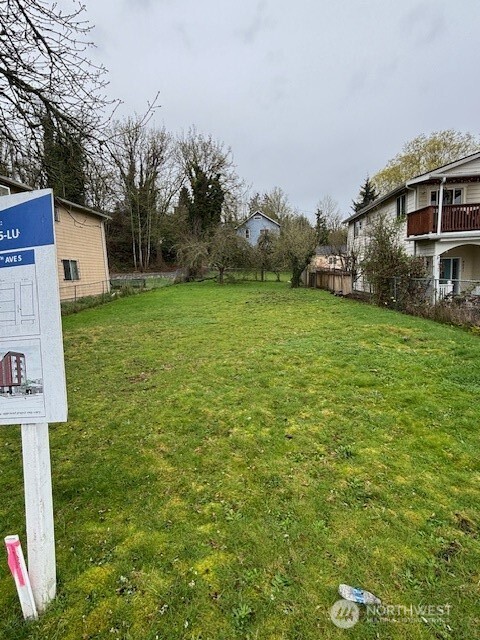 9025 46th Avenue S, Seattle, WA 98118