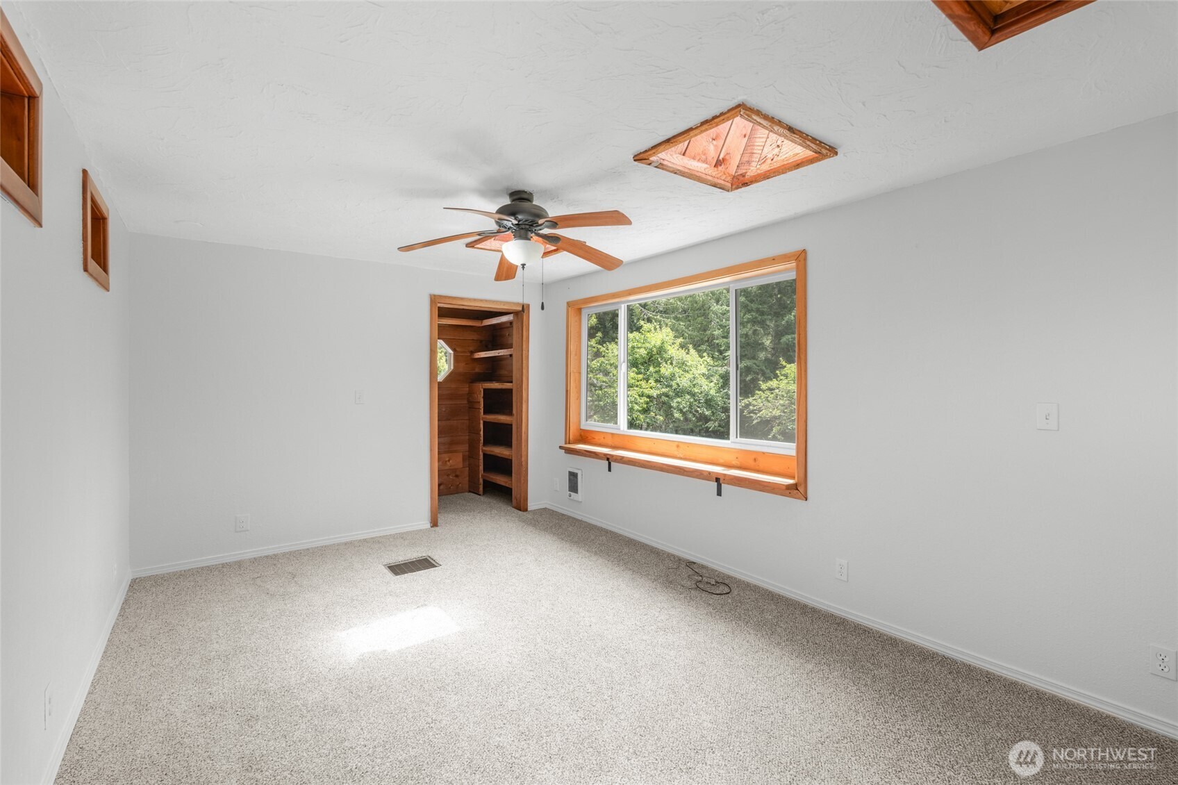 230 E Stavis Road , Shelton, WA 98584