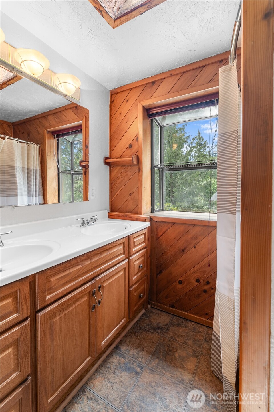 230 E Stavis Road , Shelton, WA 98584